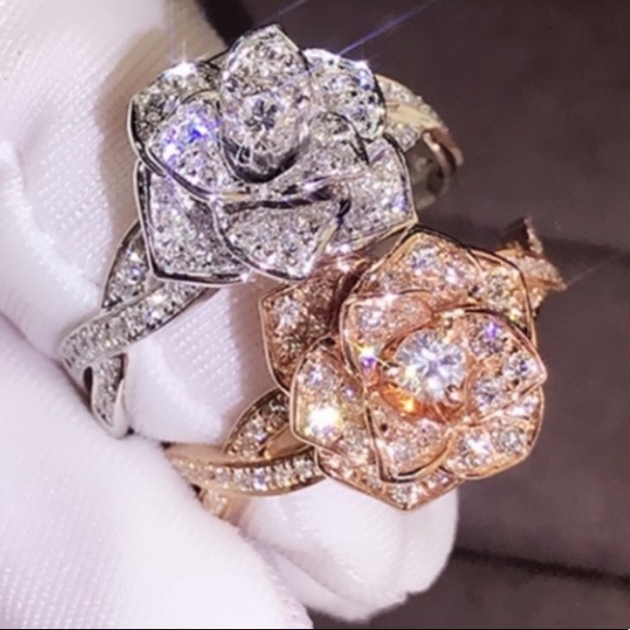 Jewelry - Sterling silver diamond halo rose ring
